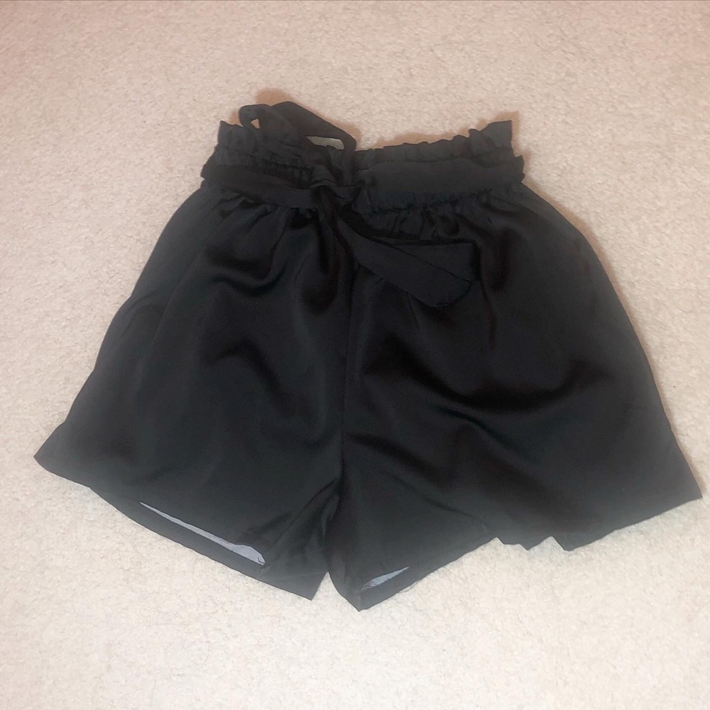 Black satin tie shorts 🖤